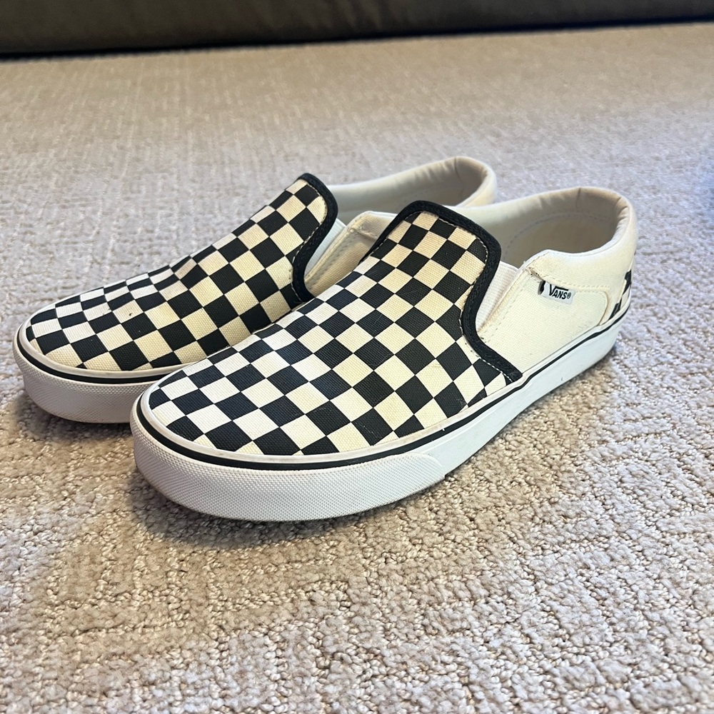 Vans Classic Black and White Checkered (Men’s size 8)